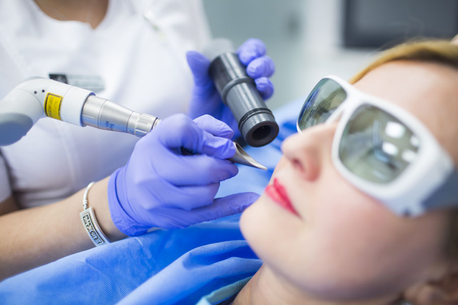 Usuwanie przebarwień w LASERMED Dlaczego nie nalezy wykonywac zabiegow laserowych latem?